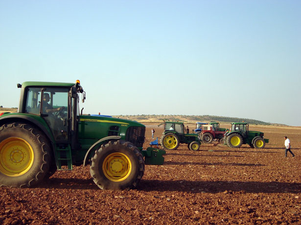 Concurso de habilidad con tractor (remolque y arada) Rosa del Azafrán 2021
