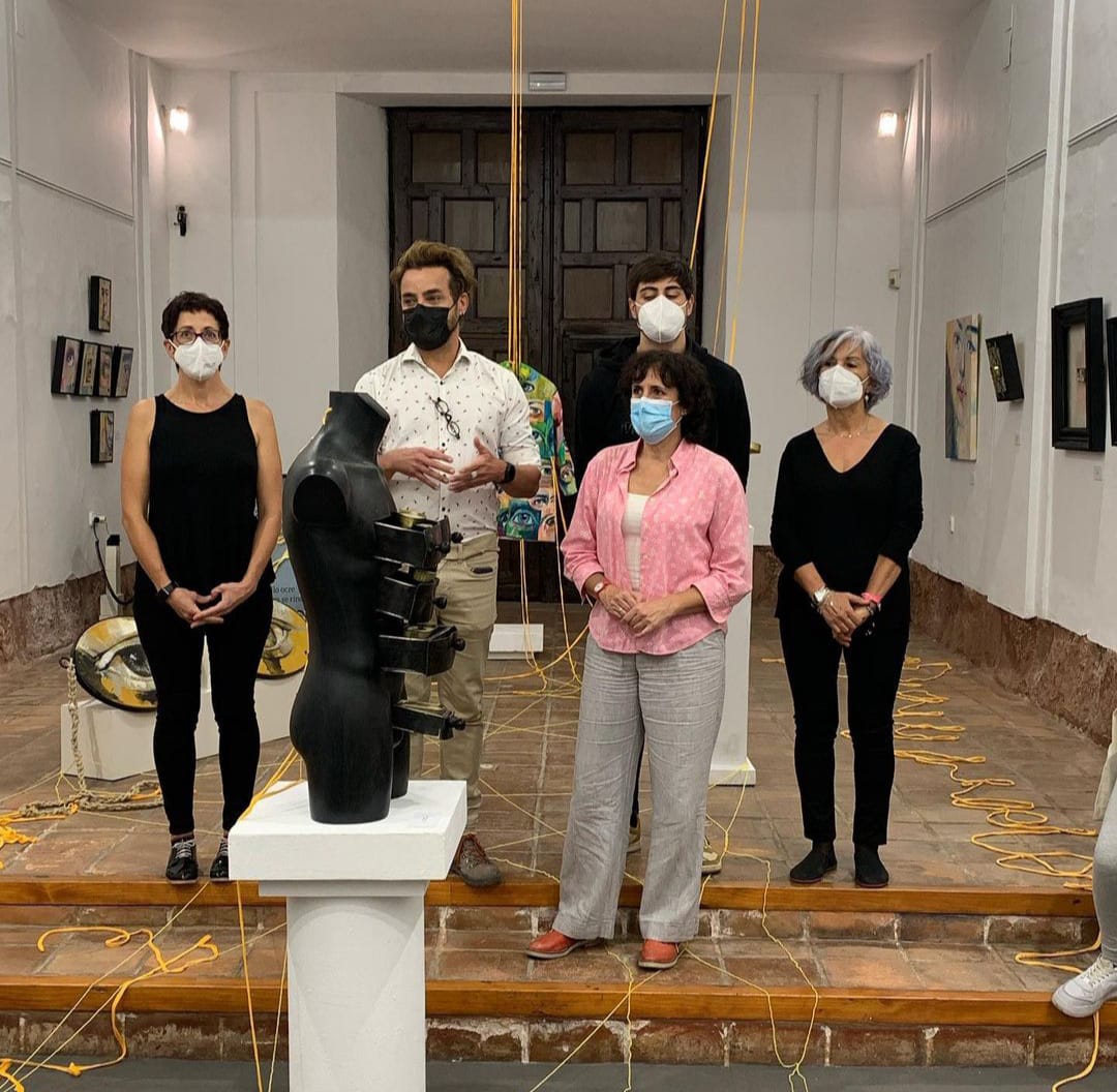 El aula de Teatro del Patronato de Cultura presentó la performance “Trazando el Camino” en el Museo Municipal