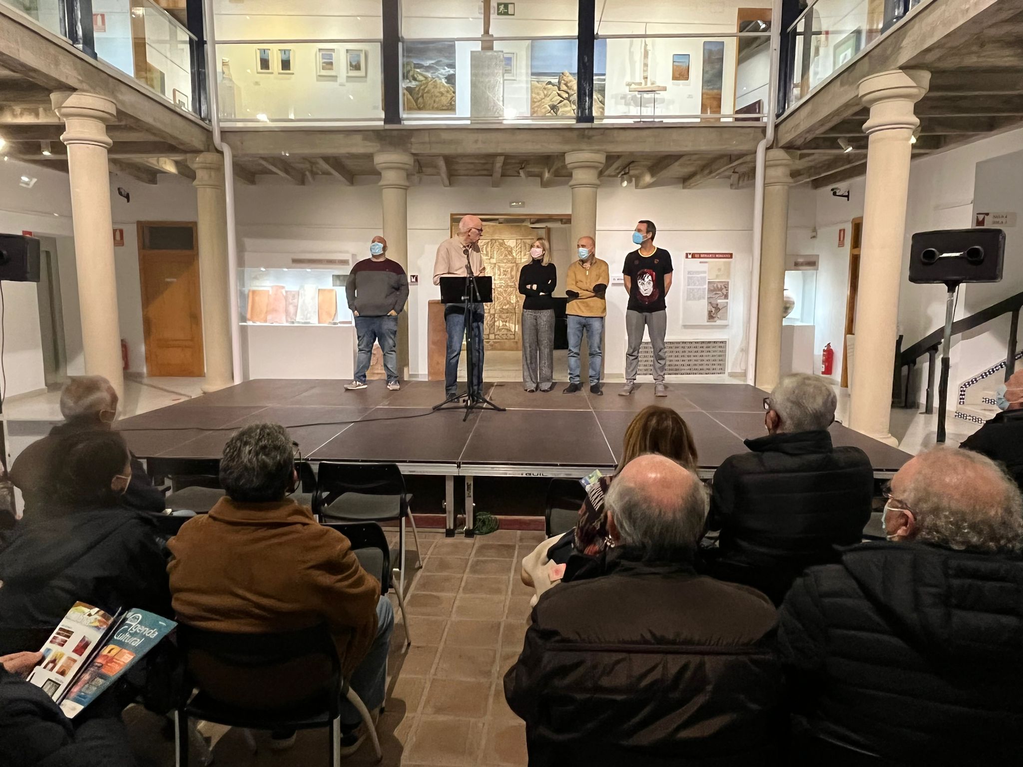 “On Air”, la exposición en la que el pintor Diego Muñoz lleva su estudio al Museo Municipal