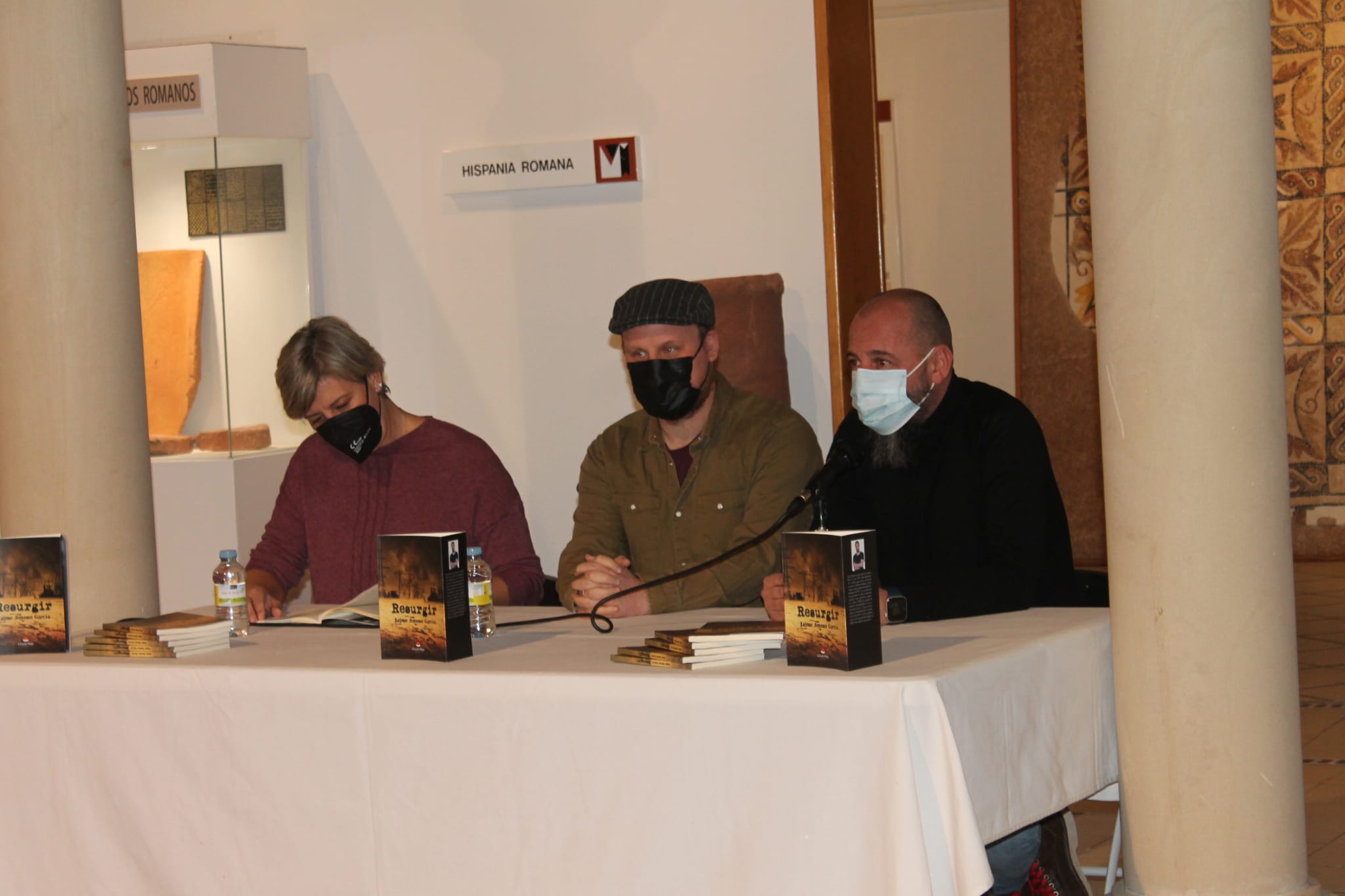 Jaime Jimeno presenta su primera novela “Resurgir”