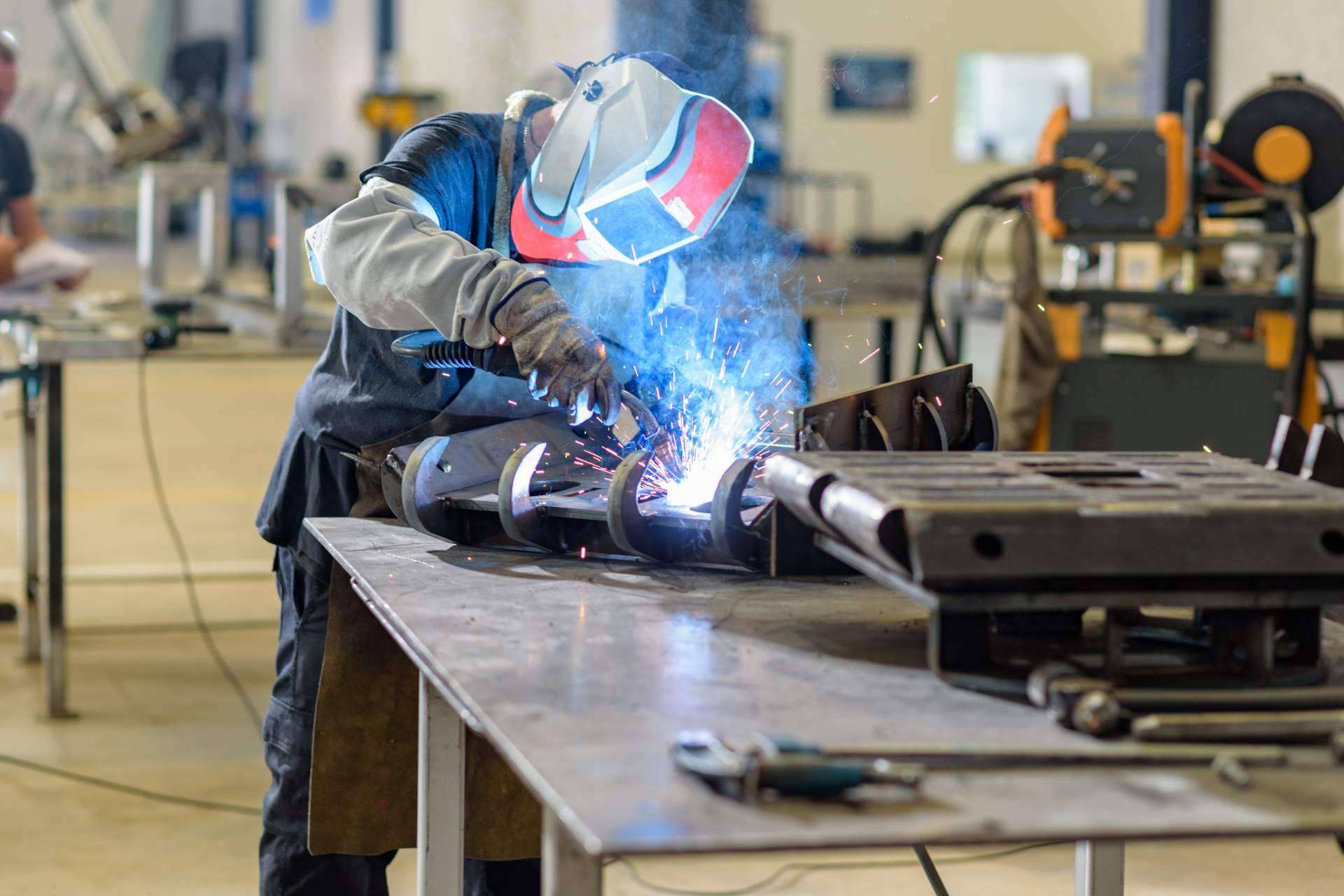Decofer destaca los tipos de trabajo en la carpintería metálica