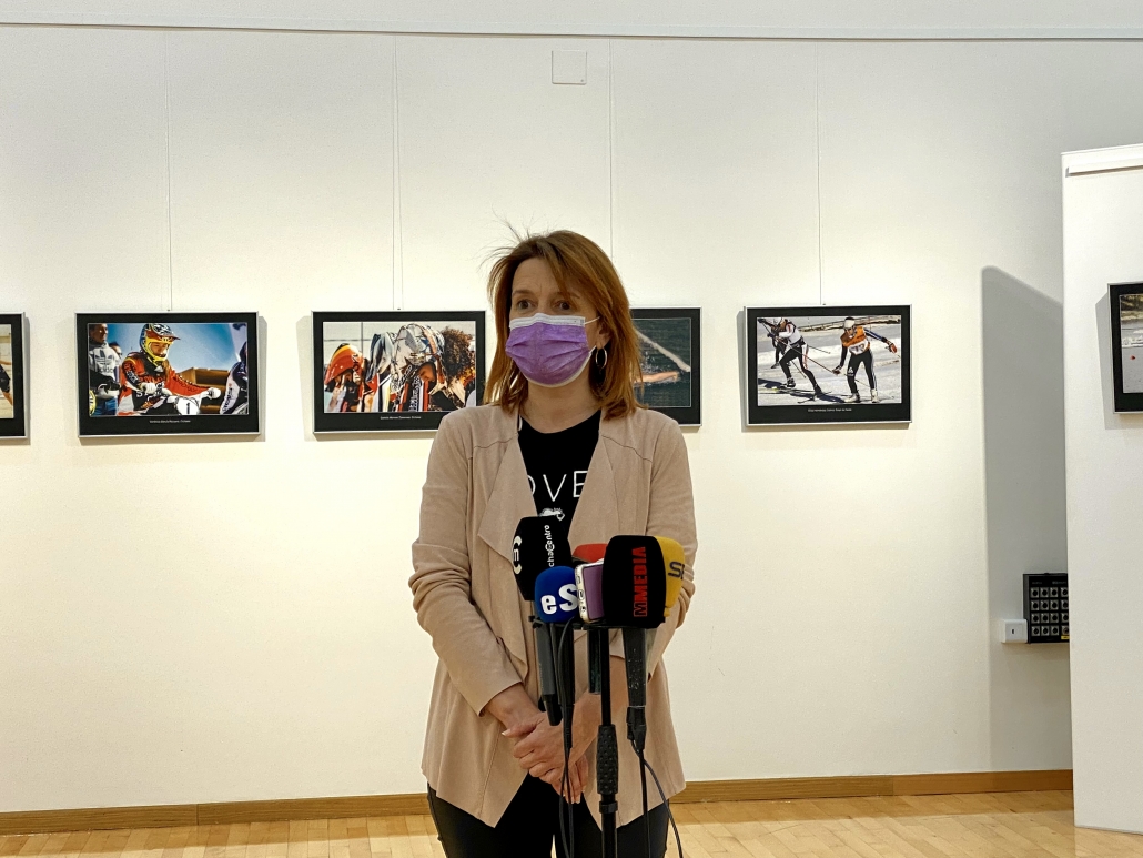 La exposición “Mujer y deporte” visibiliza a las mujeres deportistas en la Casa de Cultura