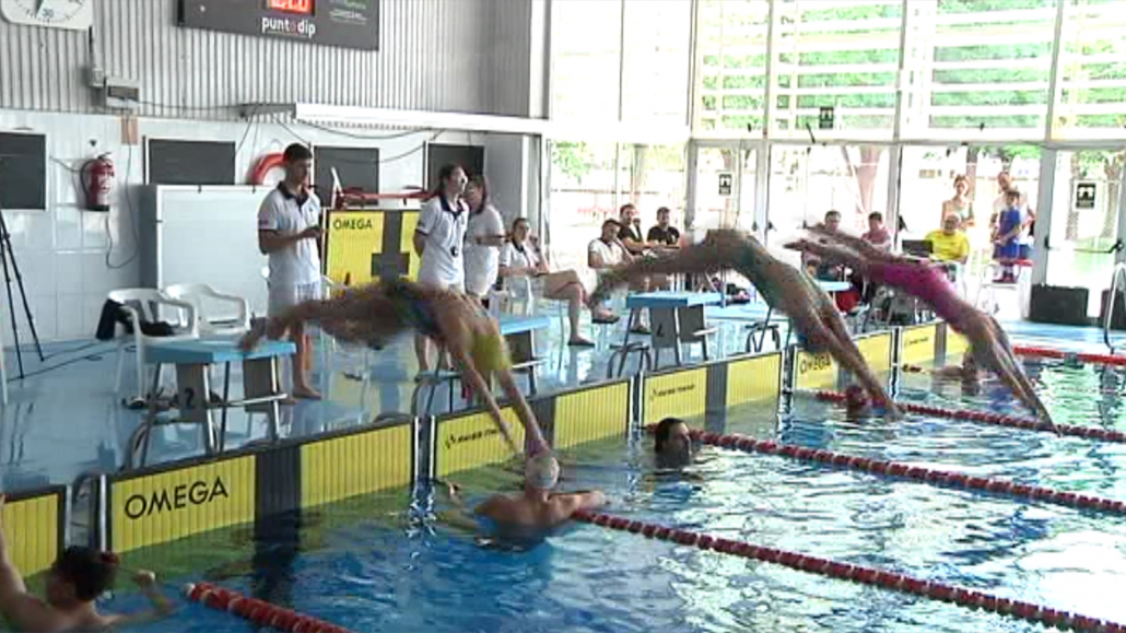 Catorce equipos y algunos records en el Festival de Natación Escolar disputado en Alcázar de San Juan