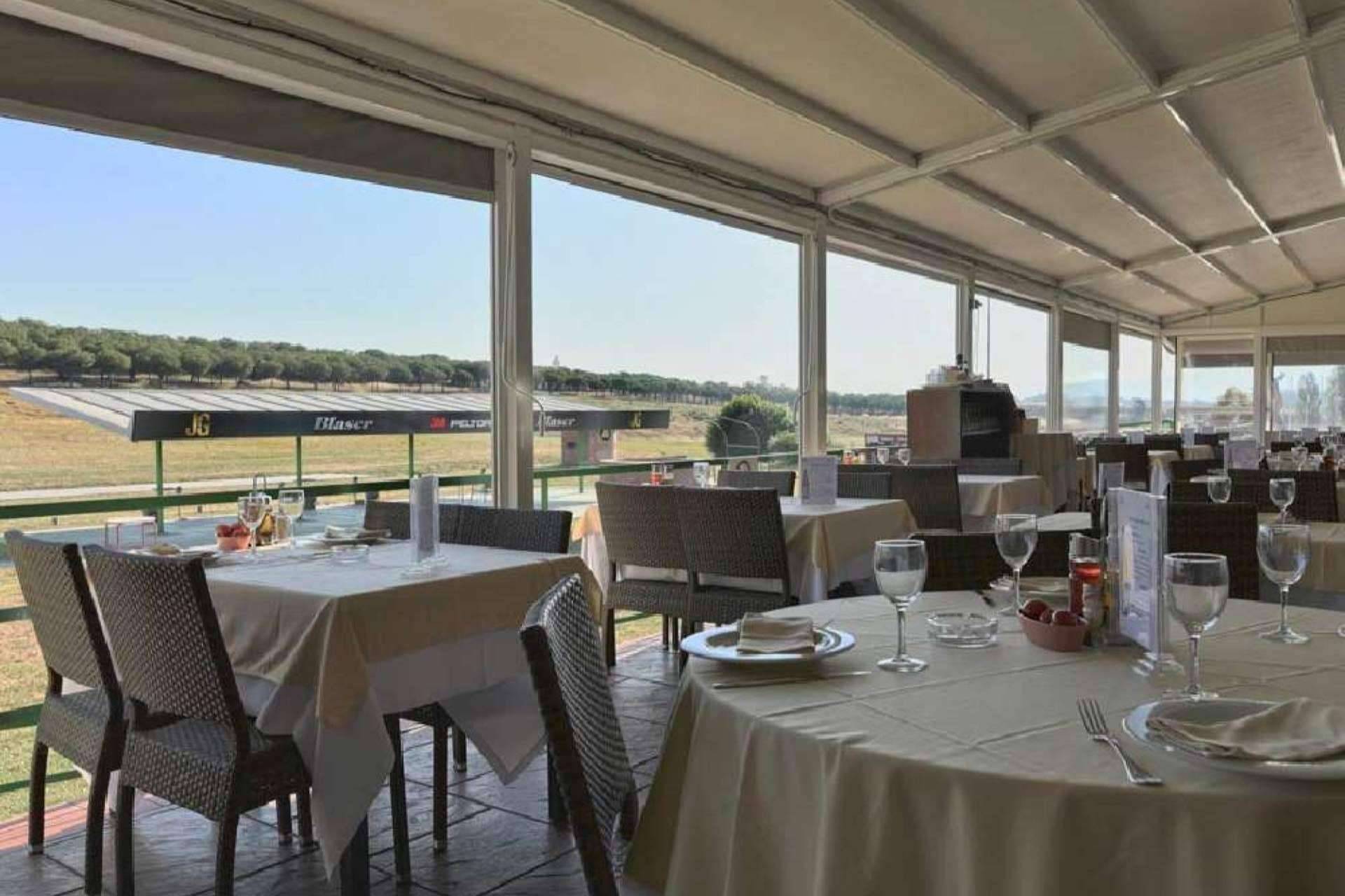 Visitar un lugar gastronómico en el campo de tiro, El Tiro de Mollet