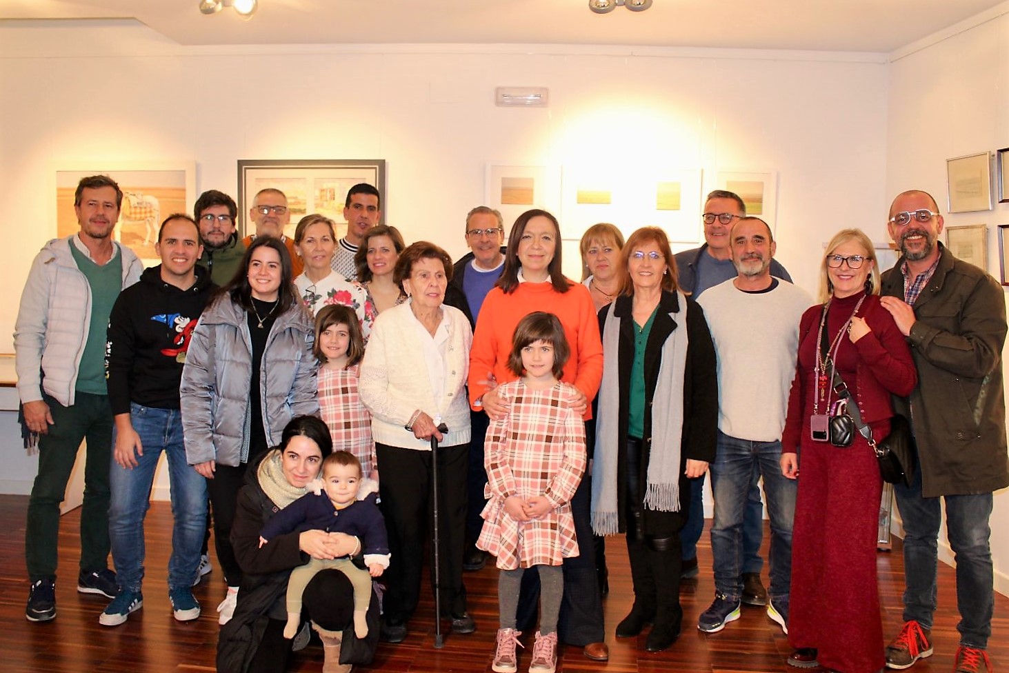 Rosa Melchor inaugura con la familia Samper la exposición “Artistas, amigos y contemporáneos de José Luis Samper”
