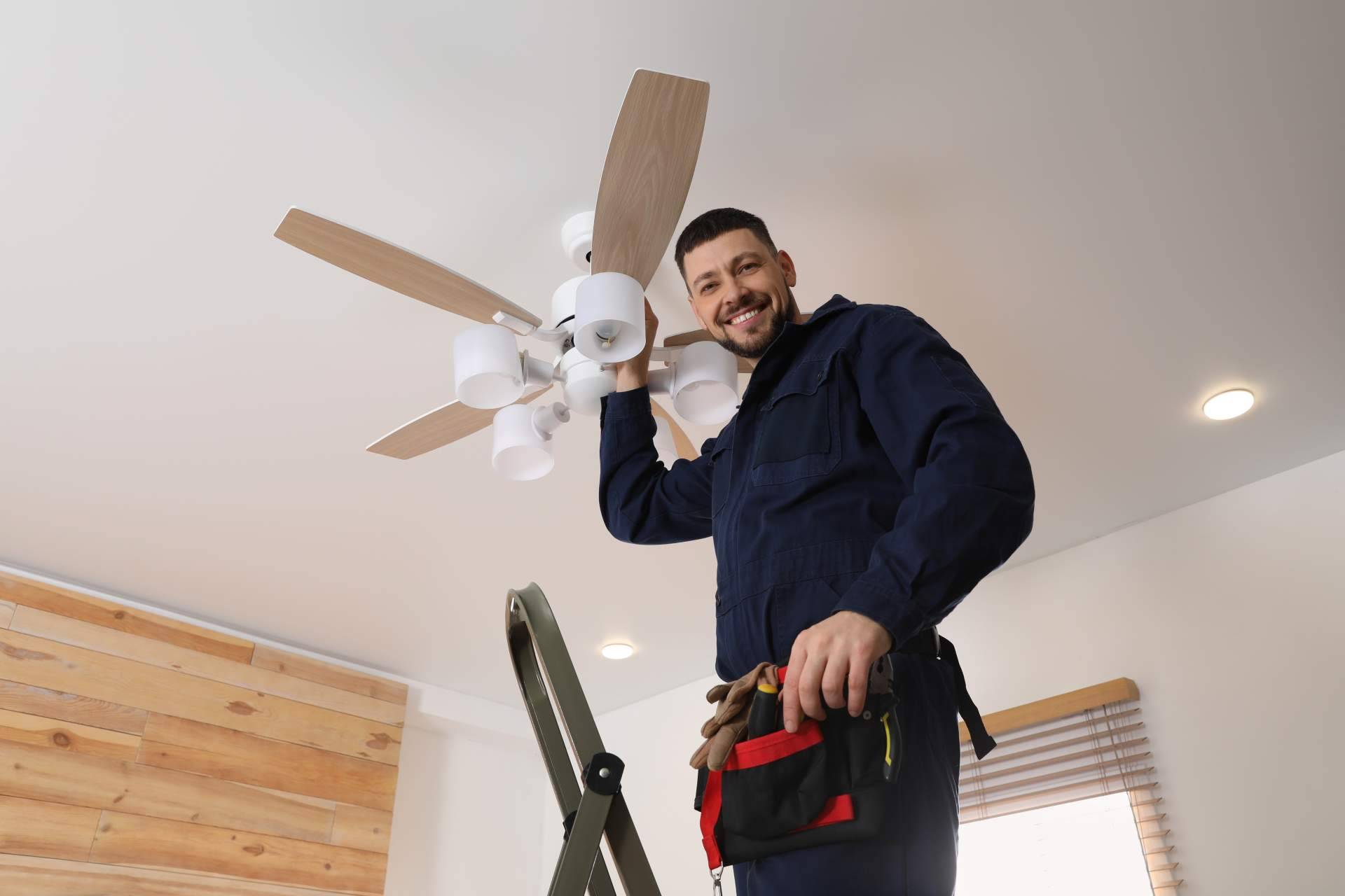 ¿Cuáles son los beneficios de los ventiladores de techo que ofrece La tienda de electricidad?