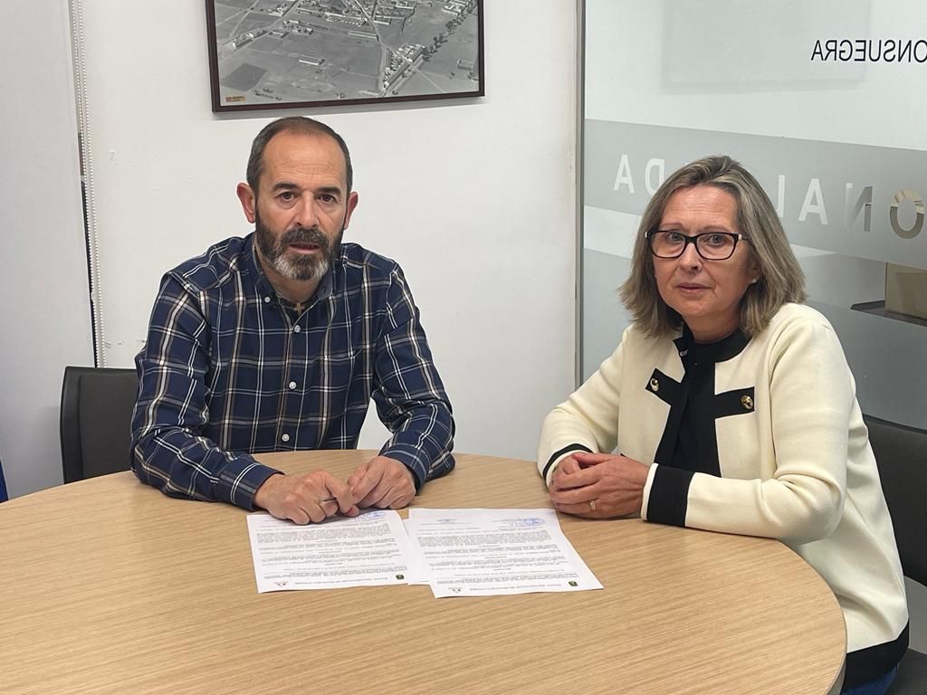 CONSUEGRA FIRMA UN CONVENIO CON LA COFRADÍA DE LA ENTRADA TRIUNFAL DE JESÚS Y JERUSALÉN, NUESTRA SEÑORA DE LA ESPERANZA Y BEATOS LASALIANOS