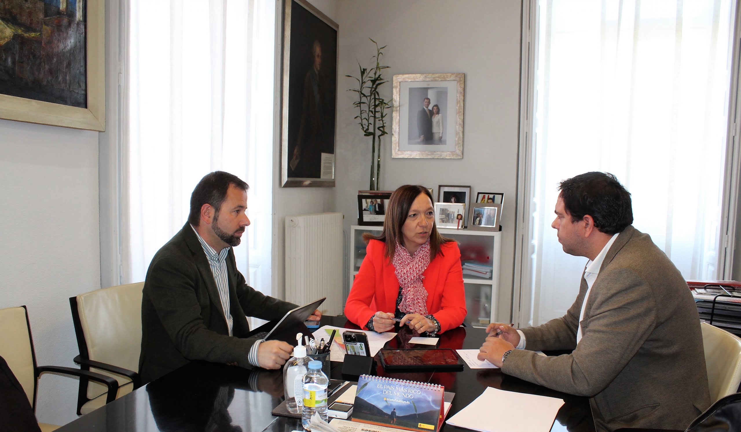 Reunión entre la alcaldesa de Alcázar y el director general de Transportes y Movilidad para continuar impulsando el proyecto de la Plataforma Logística Intermodal