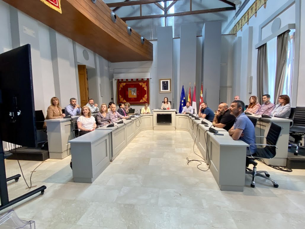El Ayuntamiento de Alcázar celebra Pleno Extraordinario para el sorteo de los componentes de las 42 mesas electorales del 28 de mayo