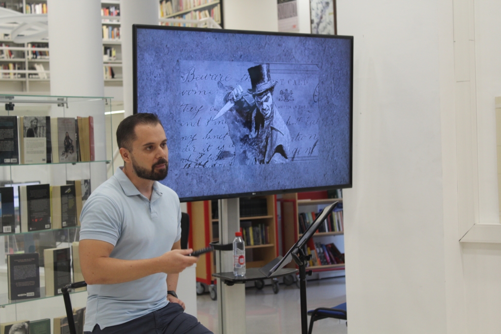 El criminólogo Israel Córdoba imparte una charla sobre la figura del psicópata en el cine
