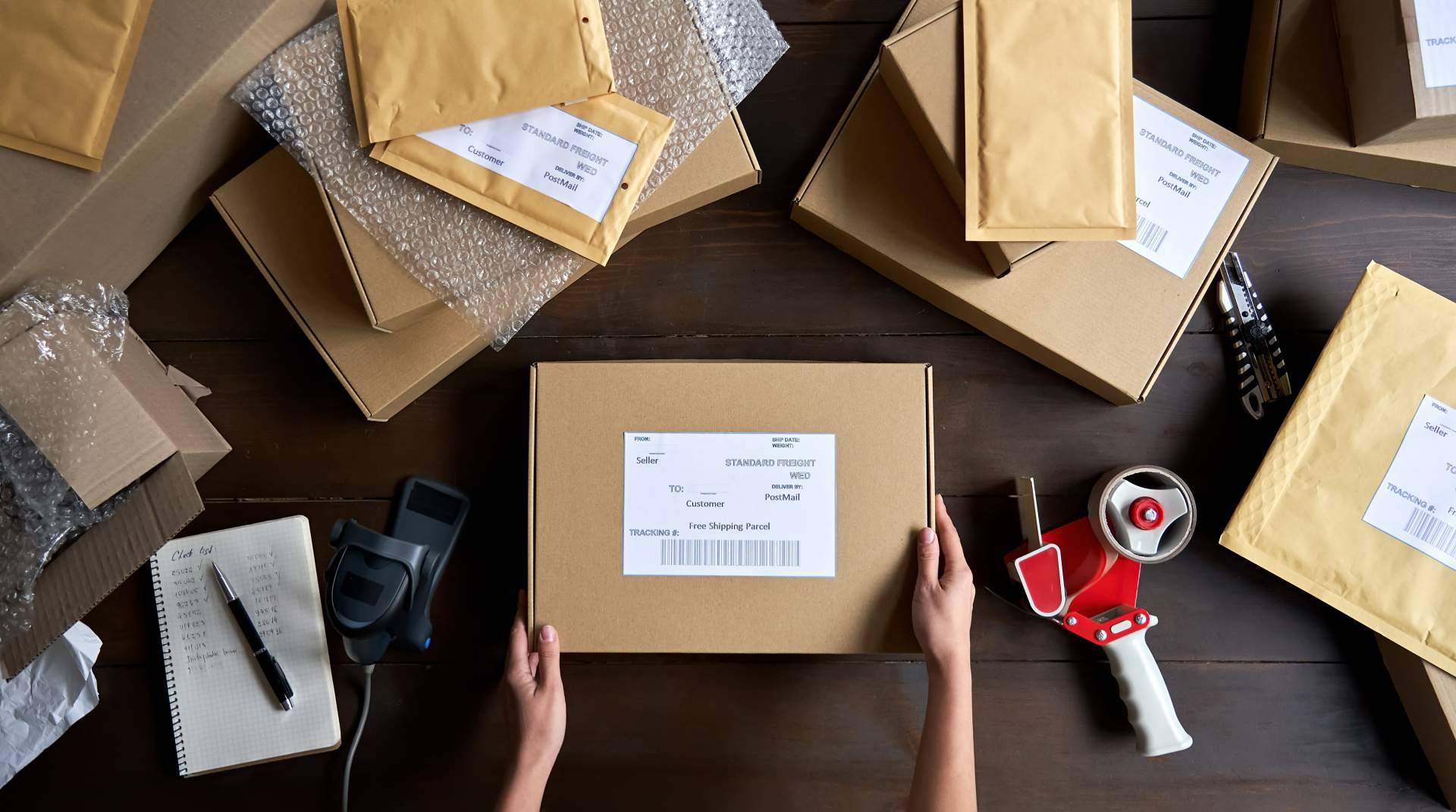 InPost pasa a realizar envíos sin etiquetas para ahorrar papel y reducir las emisiones de CO2