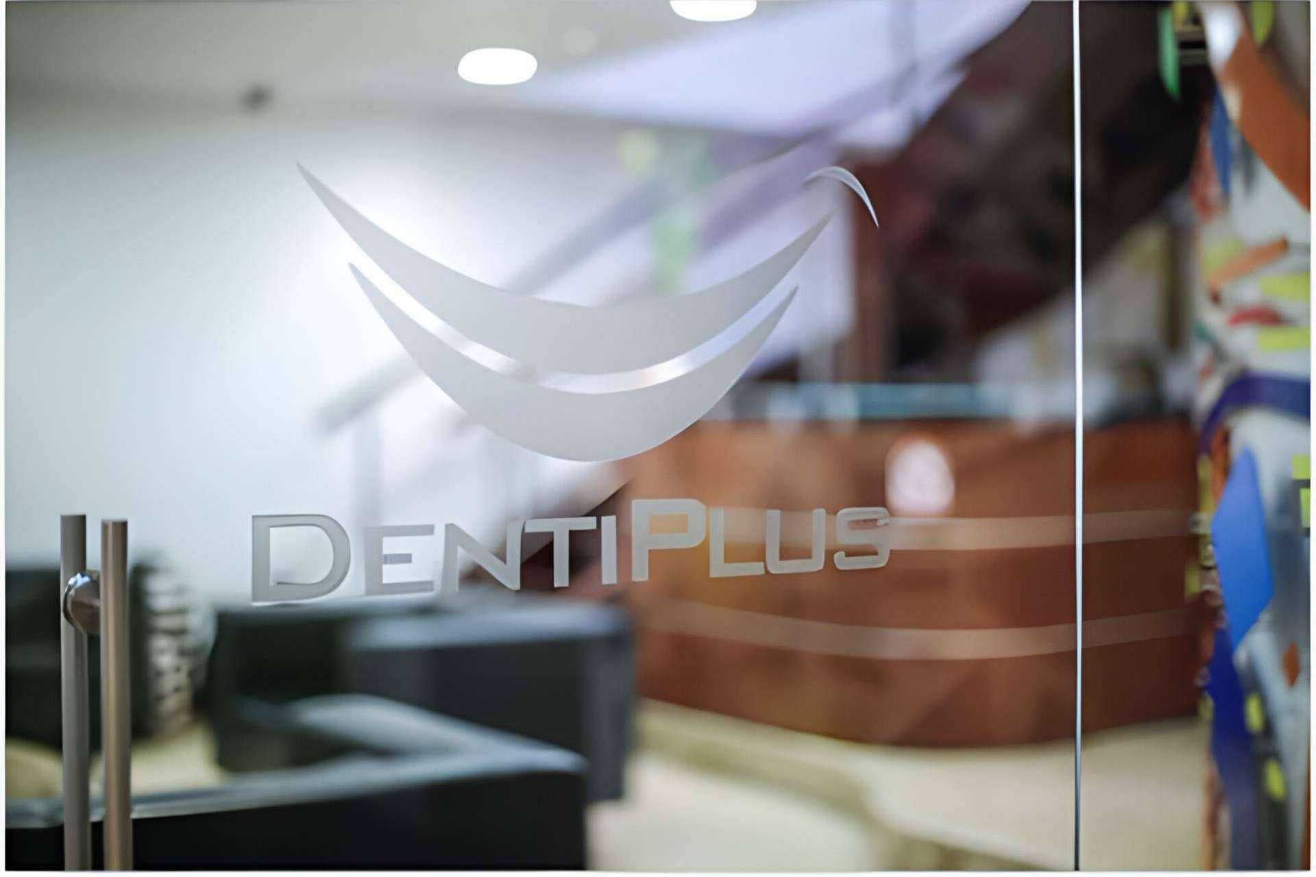 Tania Mouawad hace pública la próxima reapertura de Dentiplus