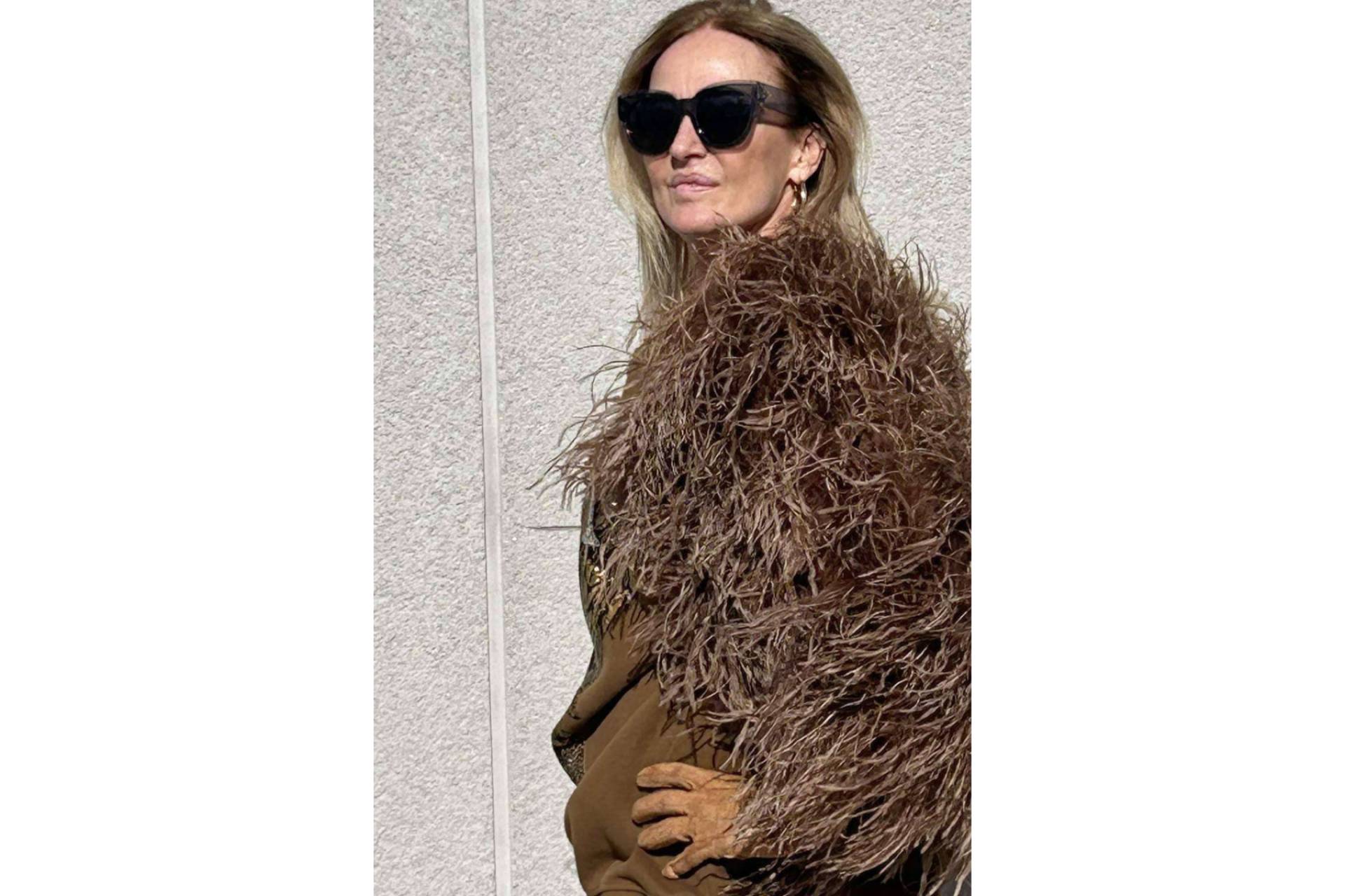 Thannac y su chaqueta lentejuelas perfecta para una noche de fiesta