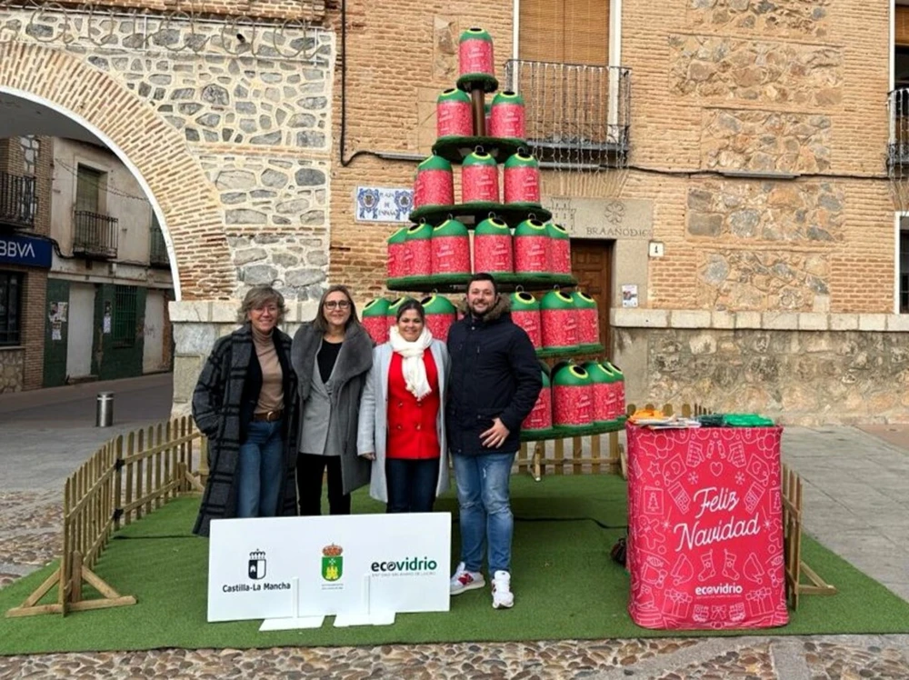 Campaña de reciclaje "Un Árbol de Navidad" llega a Consuegra