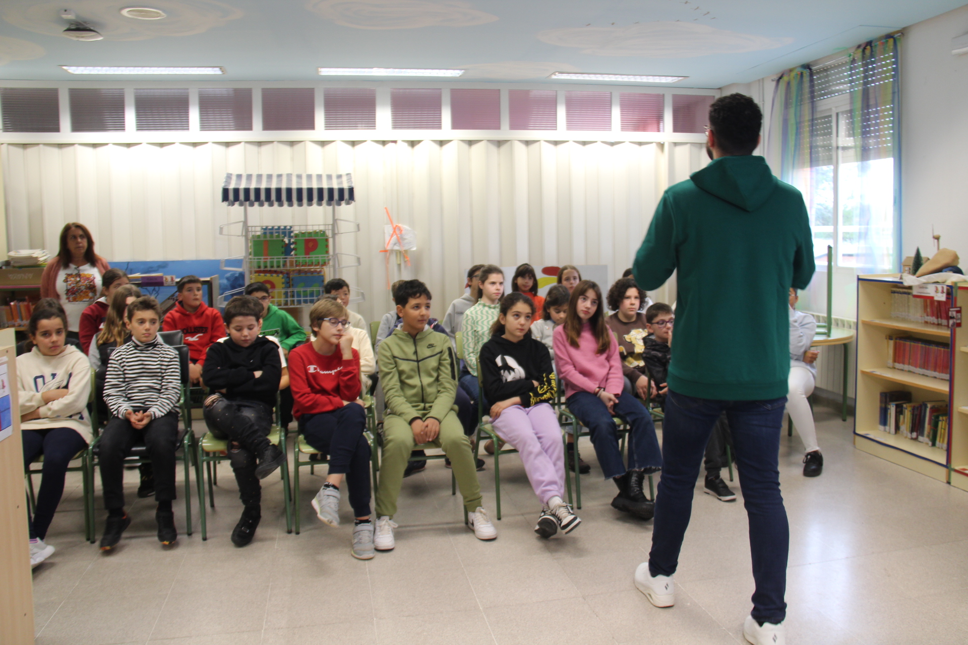 Celebrada una charla sobre deporte adaptado en el Colegio Gloria Fuertes de Alcázar de San Juan para concienciar sobre la prevención y sensibilización