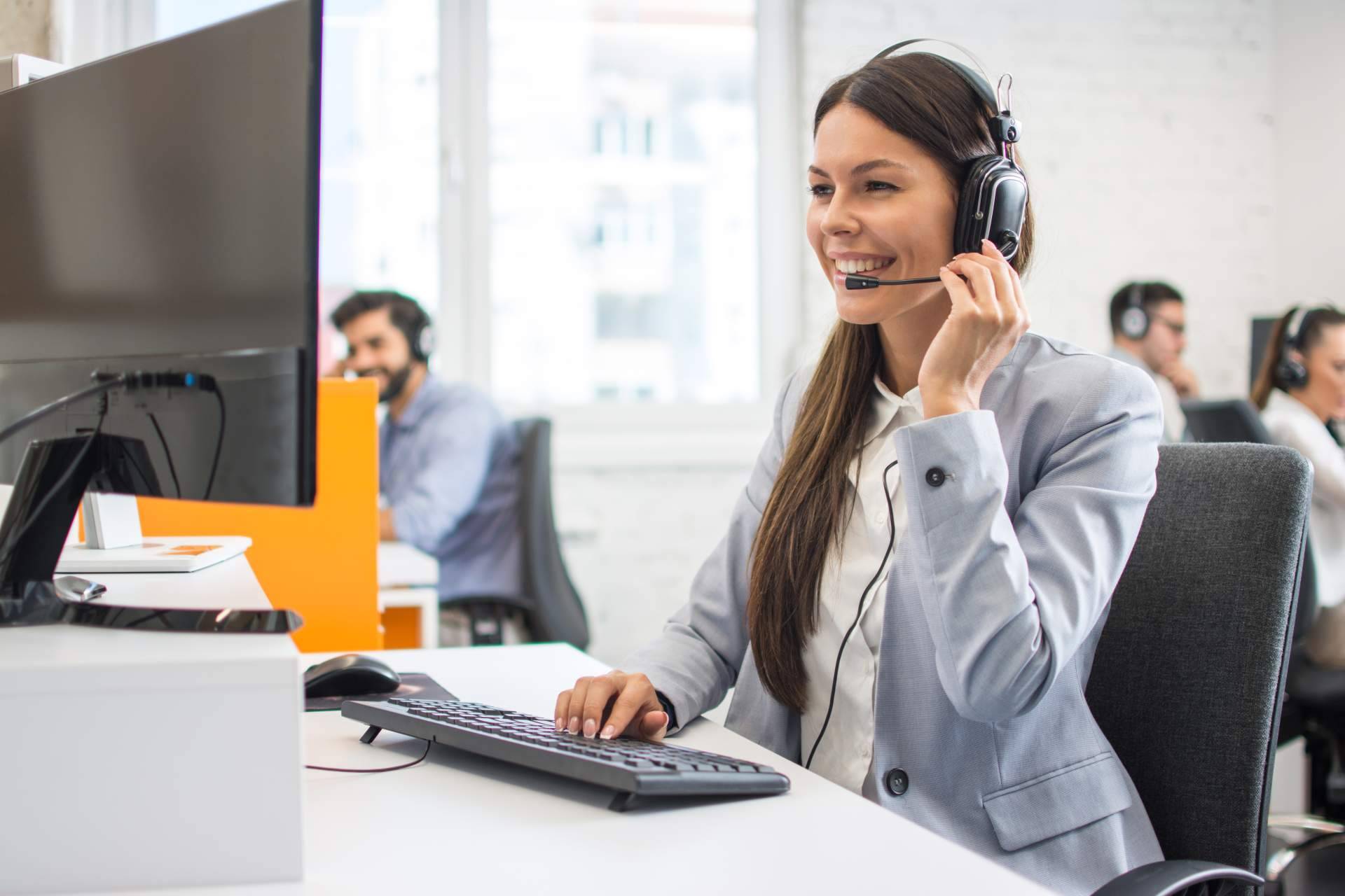 Atención telefónica 100 % humana para compañías, de la mano de SVAE