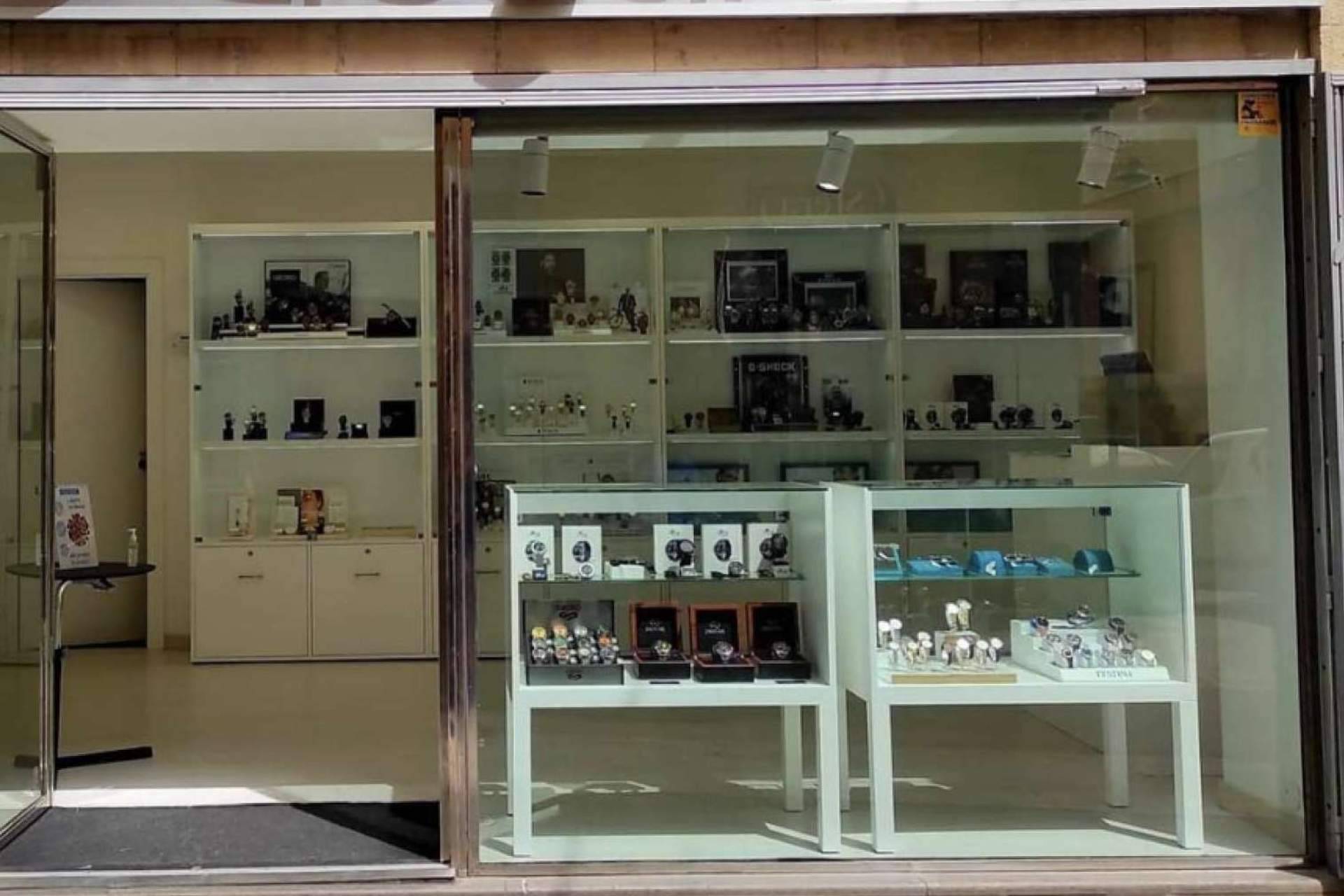 Elegance, relojería y joyería especializada con gran variedad de marcas y modelos