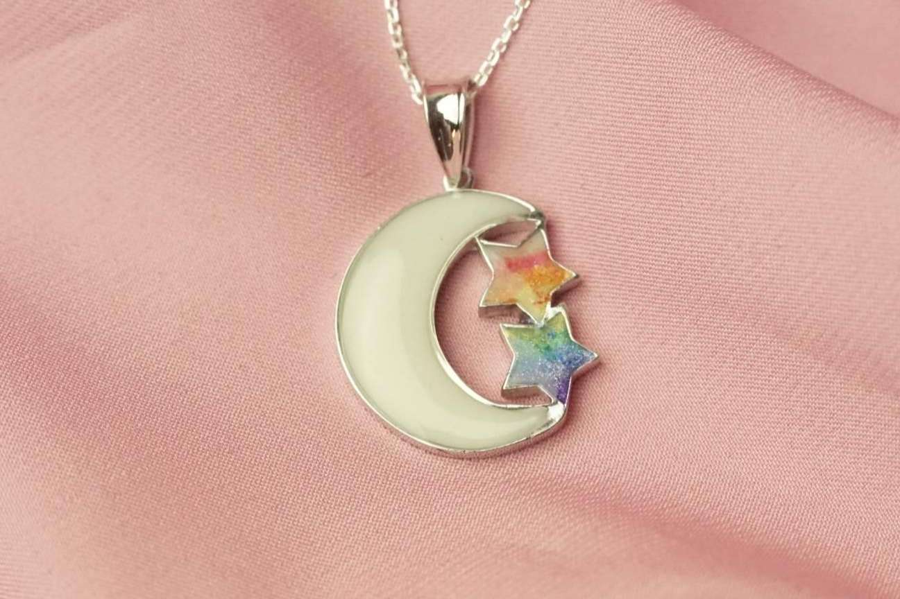 Encontrar joyas personalizadas con Mummy's Milk Shop
