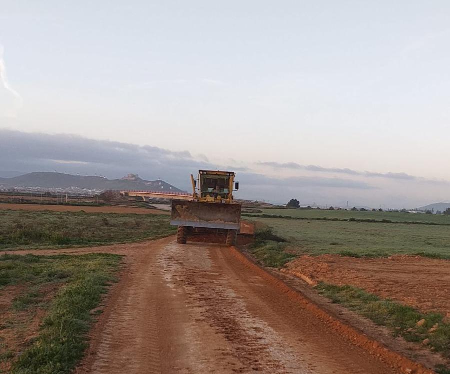 Comienzan los trabajos de arreglo de caminos en Consuegra