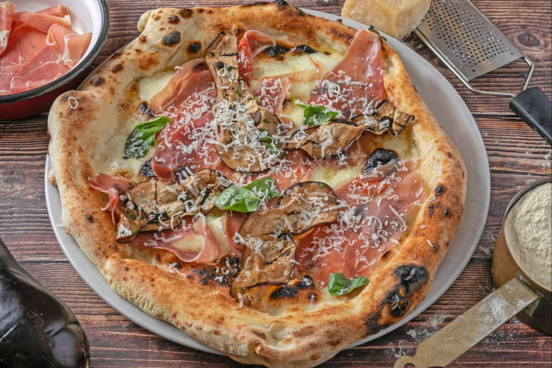 Pizza al verdadero estilo napolitanto en Barcelona con Spaccanapoli