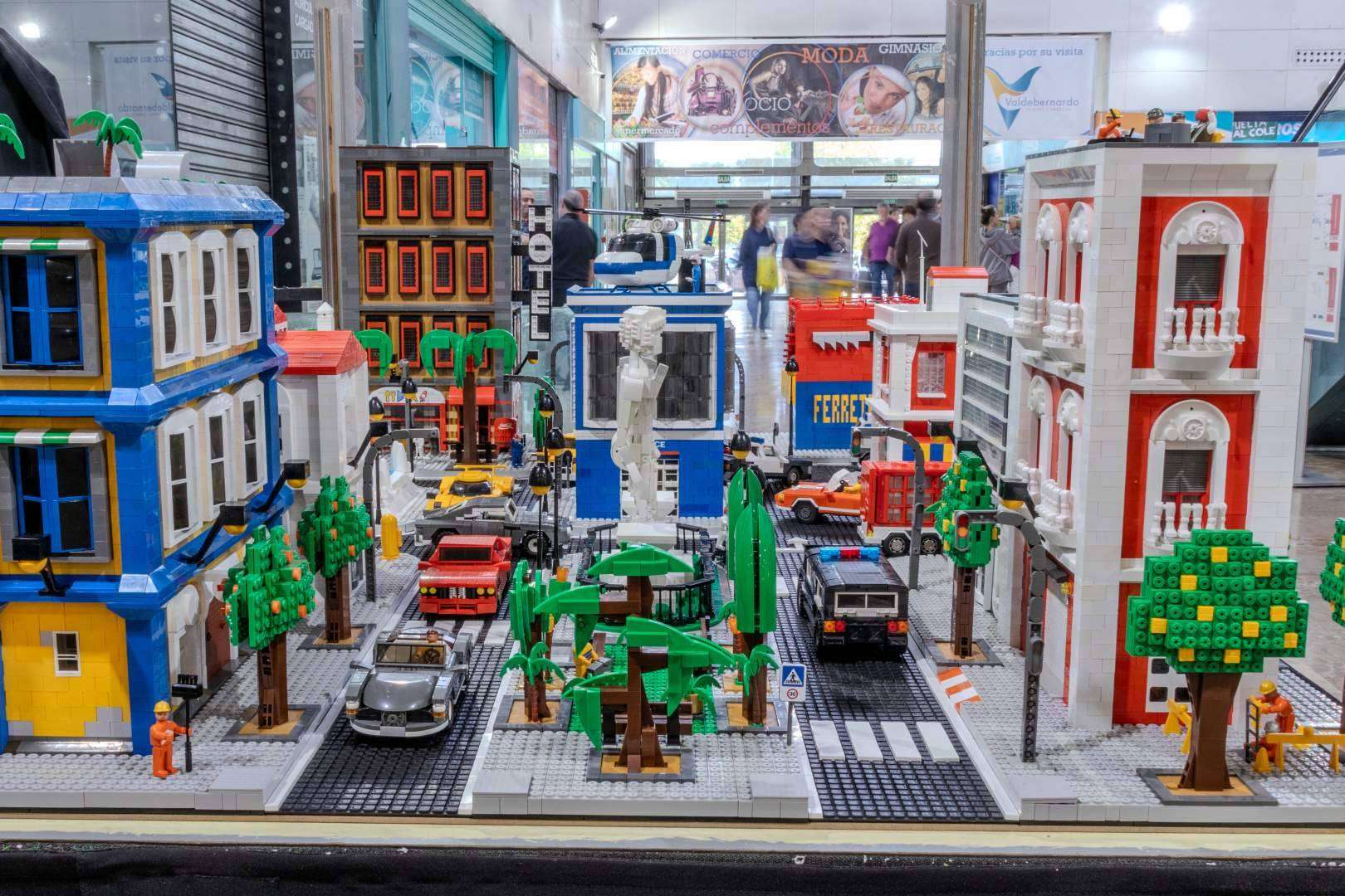 Éxito rotundo de la exposición de TENTE en el Centro Comercial Valdebernardo
