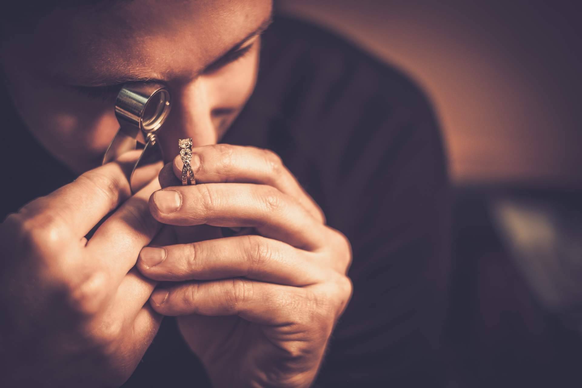 DAMANTI combina enseñanza y tradición en joyería con cursos y un taller de reparación