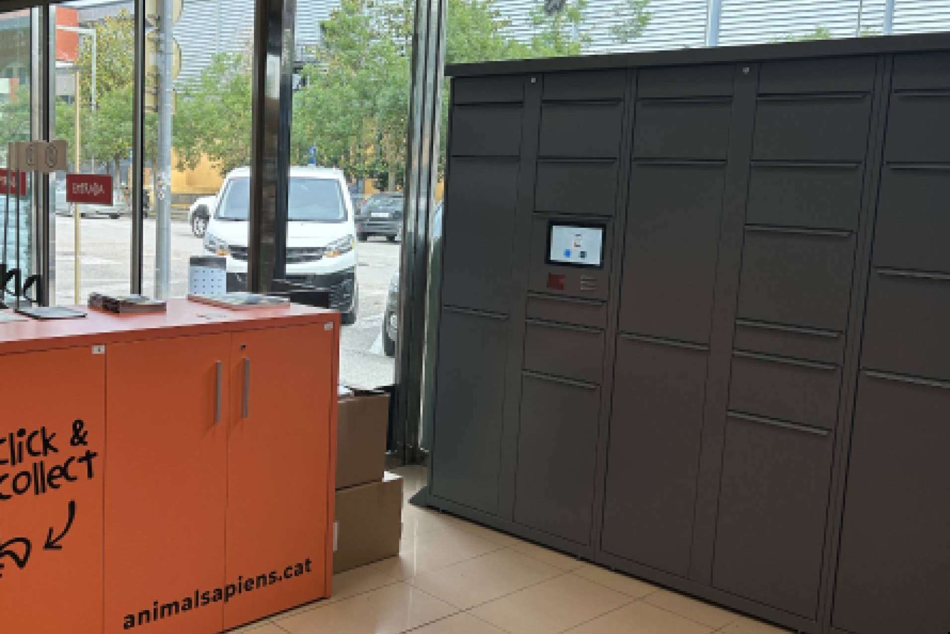 Cómo el smart locker contribuye a resolver los desafíos logísticos de la última milla en ciudades inteligentes