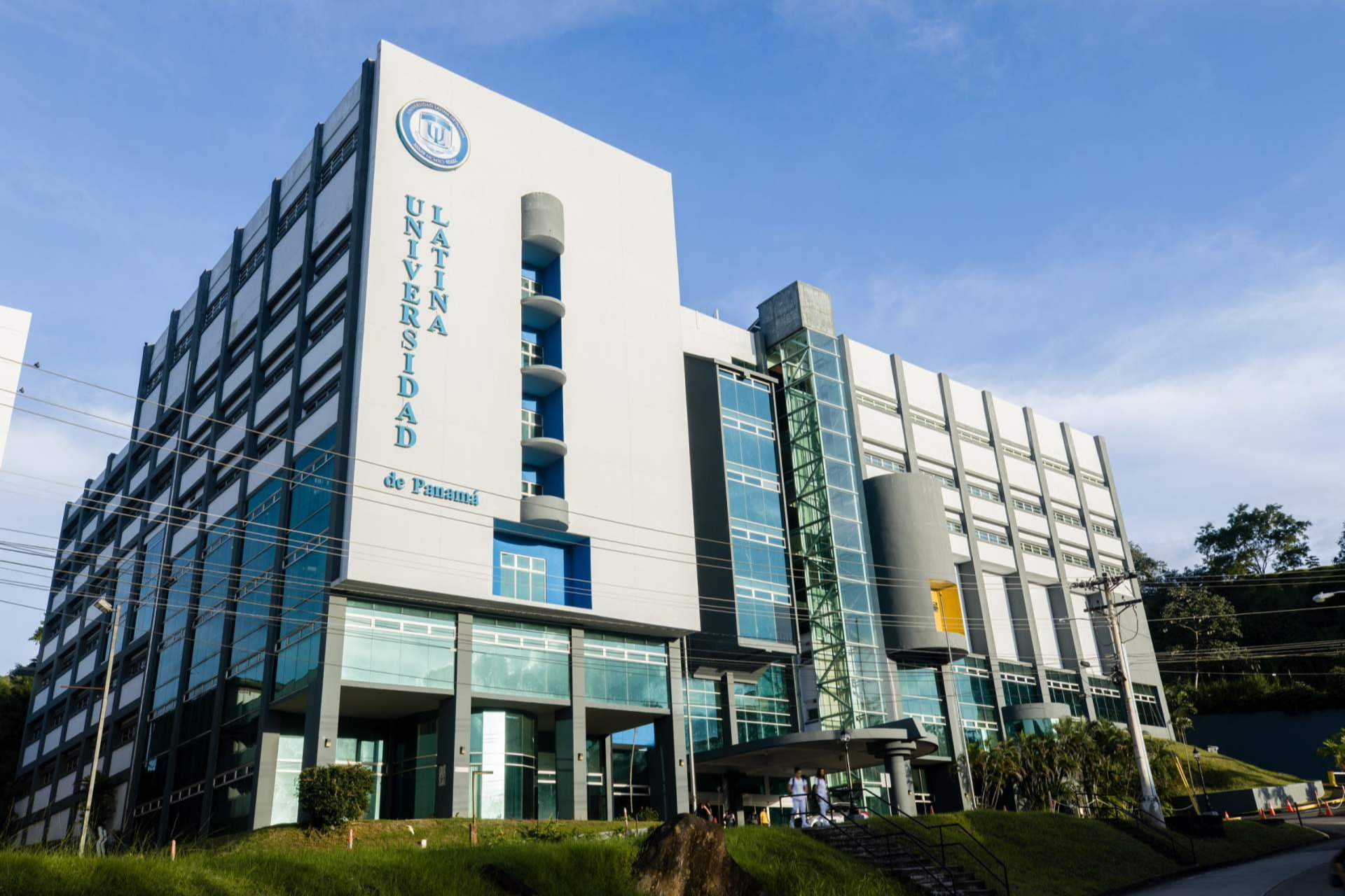 Universidad Latina de Panamá; qué ofrece la carrera de negocios a los nuevos profesionales