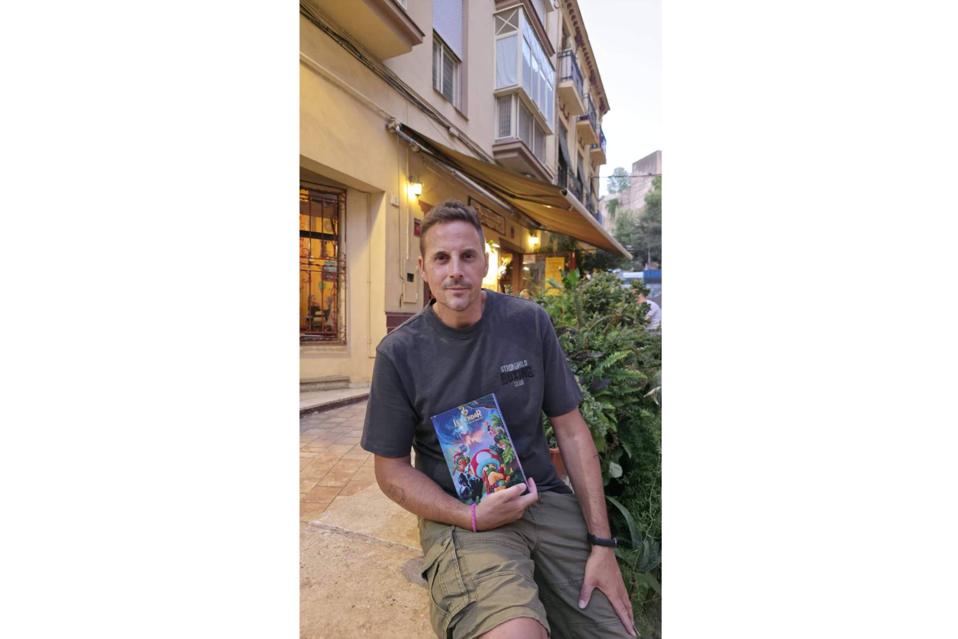 David contra Goliat en las aulas; El autor sevillano que desafía a TikTok para recuperar la lectura
