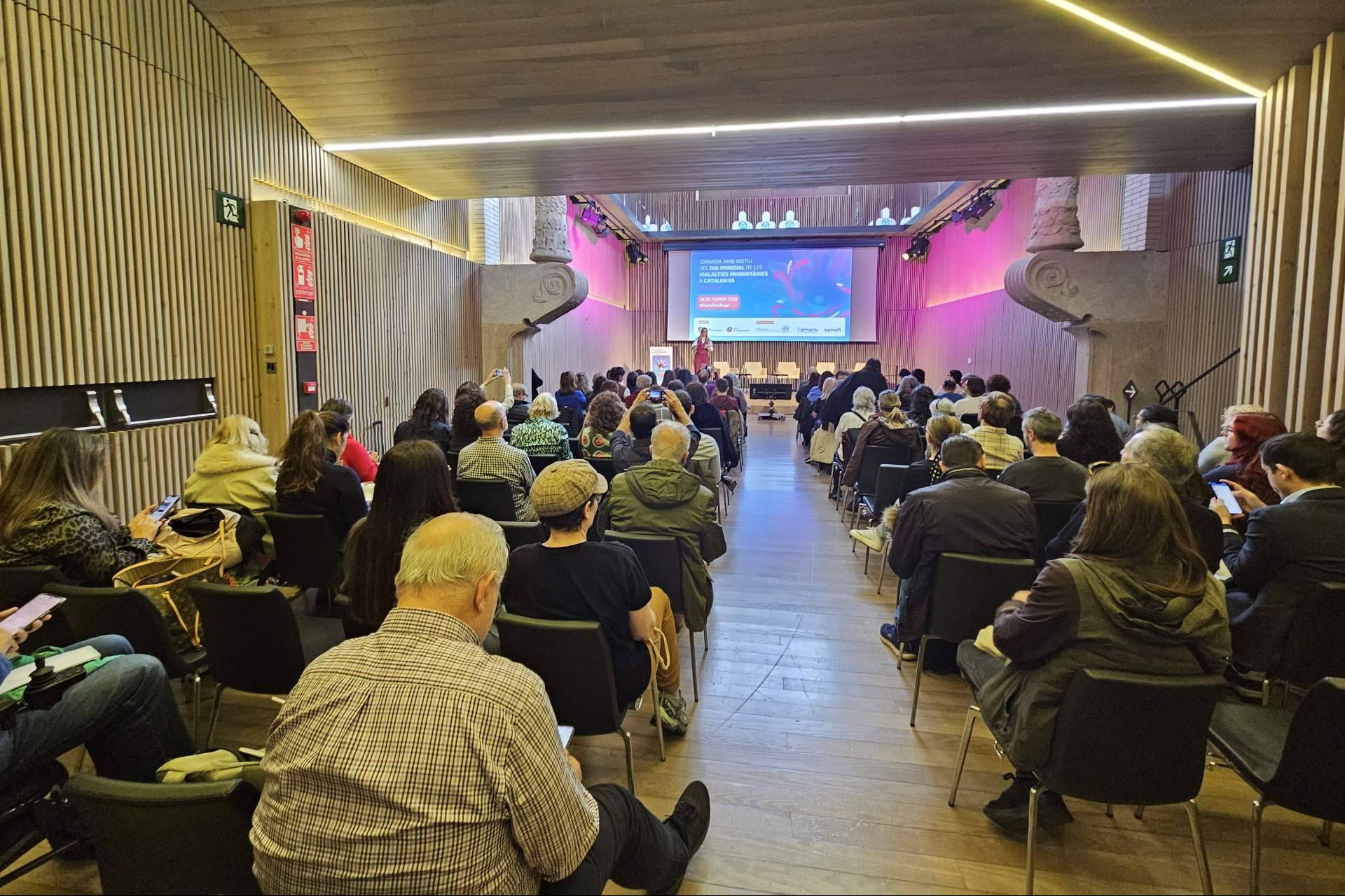 El evento ha reunido a unas 200 personas, entre profesionales sanitarios, investigadores y representantes