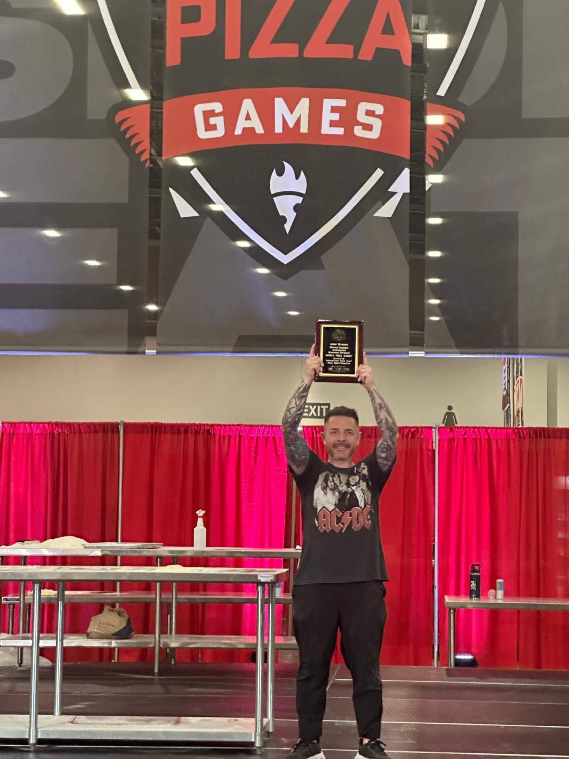Francis Tolu, tetracampeón mundial, logra un nuevo hito en las Olimpiadas de la Pizza en América